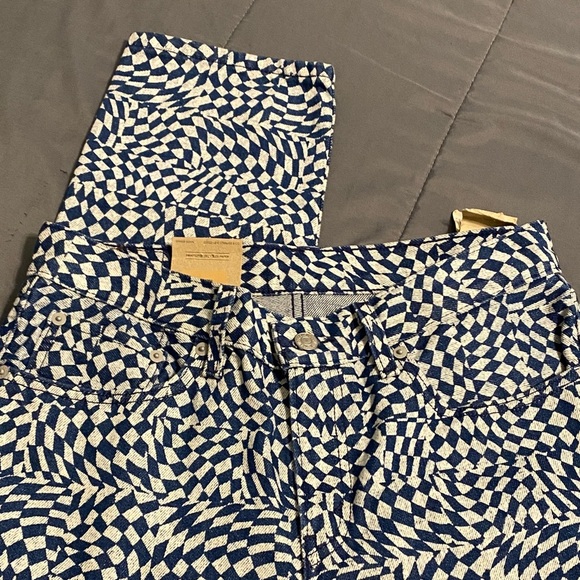 Levi's Optical Illusion Blue and White Jeans - Picture 6 of 6